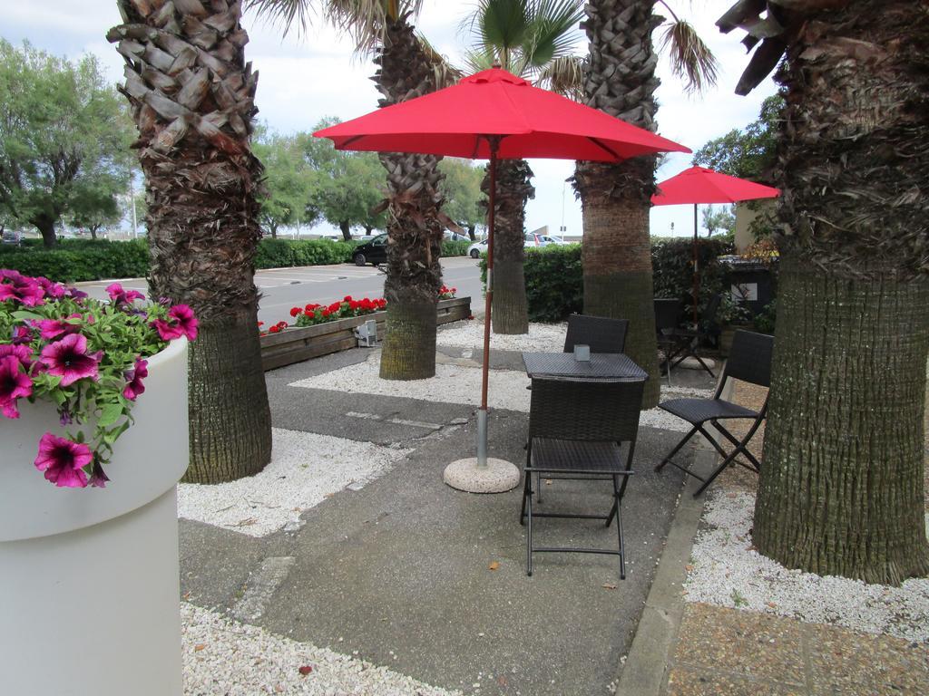 Hotel Azur Bord De Mer La Grande Motte Ngoại thất bức ảnh